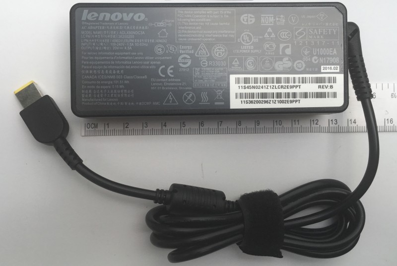 **remate** Cargador Original Lenovo 20V 4.5A P. CUADRADA 90W LE9916O